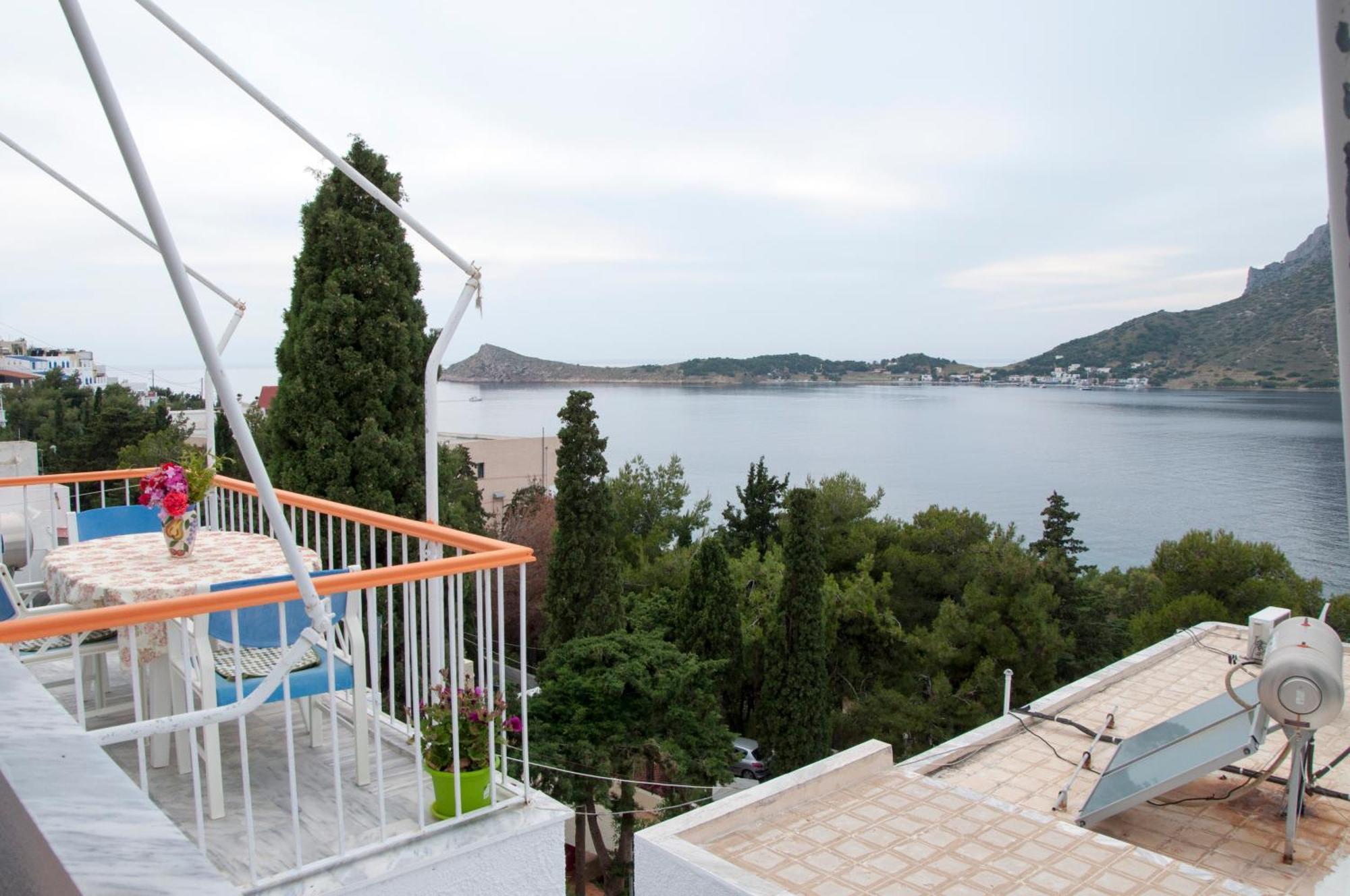 Tatsis Apartments Masouri Eksteriør billede