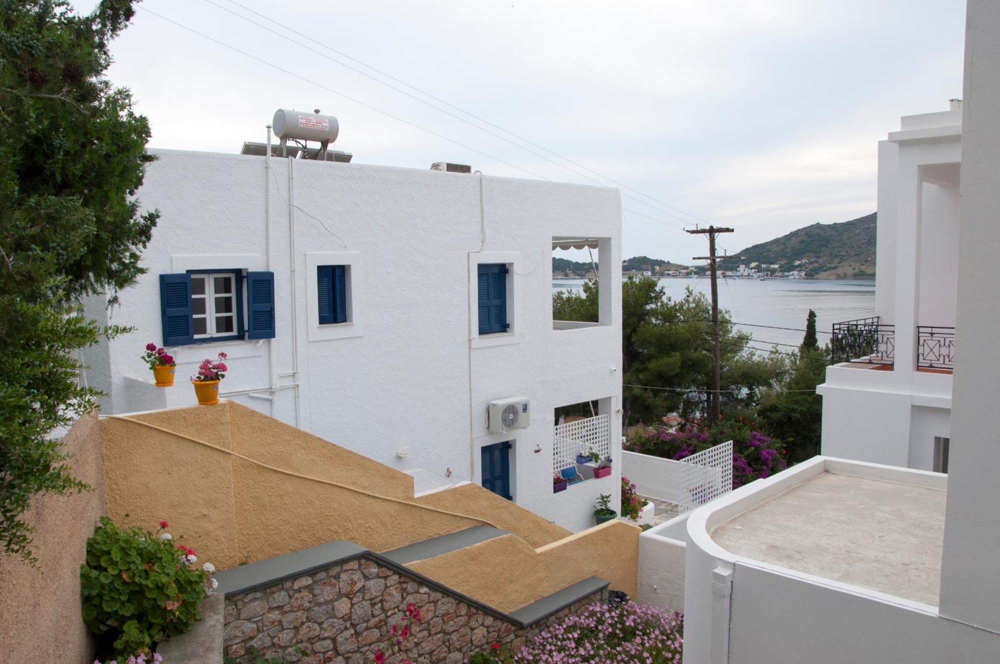 Tatsis Apartments Masouri Eksteriør billede