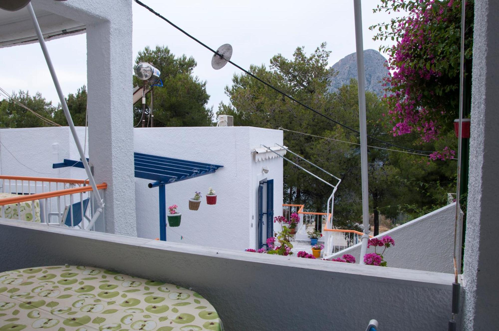 Tatsis Apartments Masouri Eksteriør billede