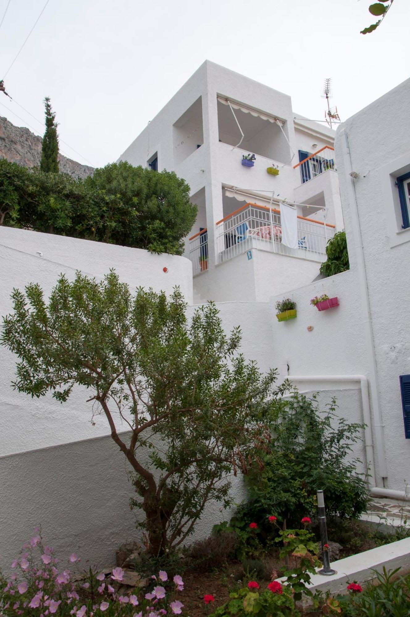 Tatsis Apartments Masouri Eksteriør billede