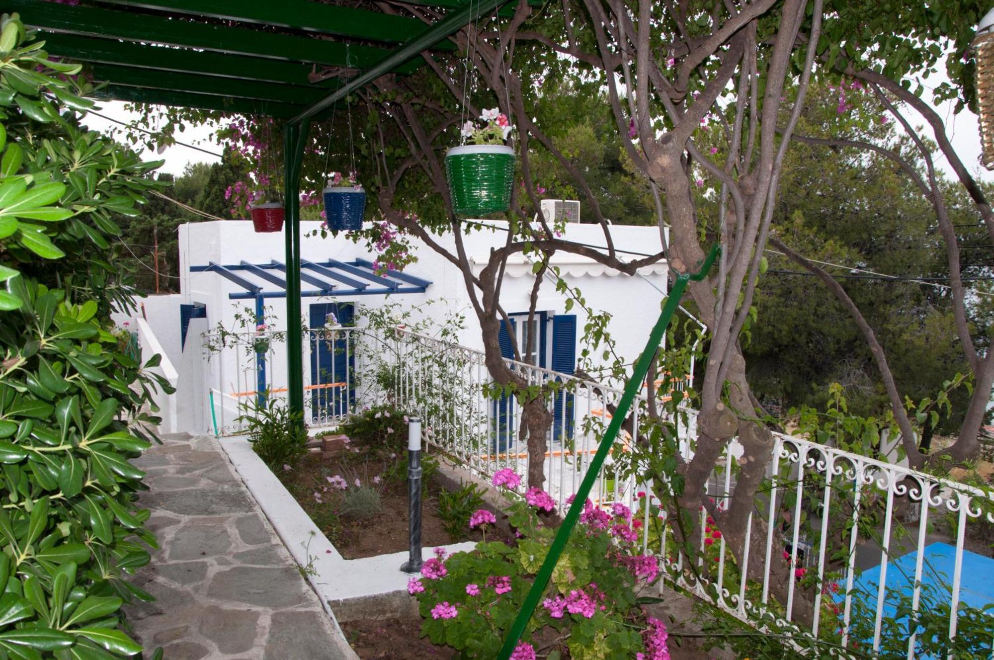 Tatsis Apartments Masouri Eksteriør billede