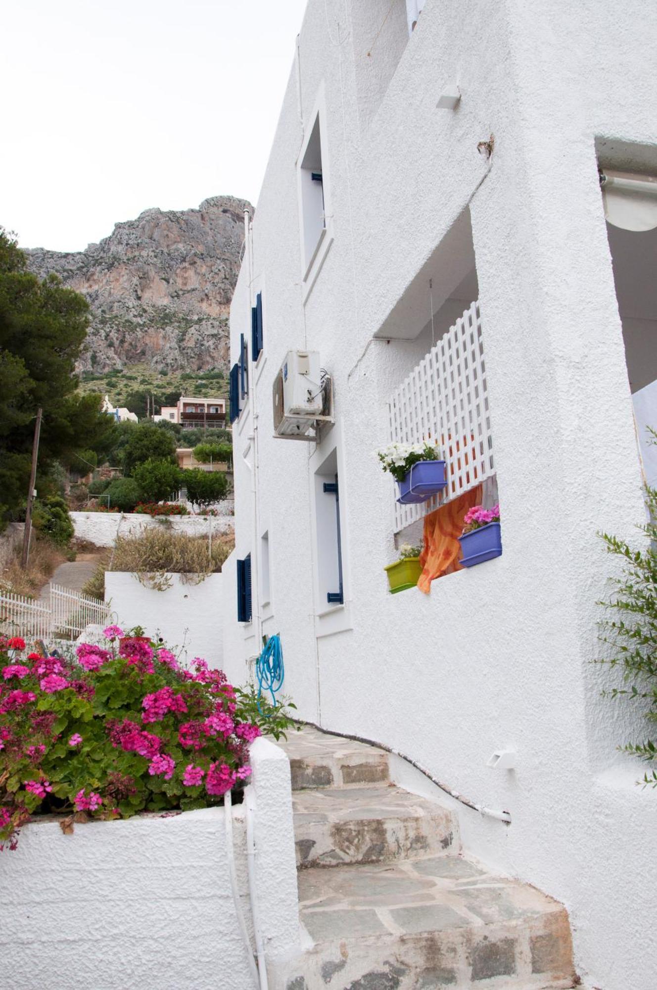 Tatsis Apartments Masouri Eksteriør billede